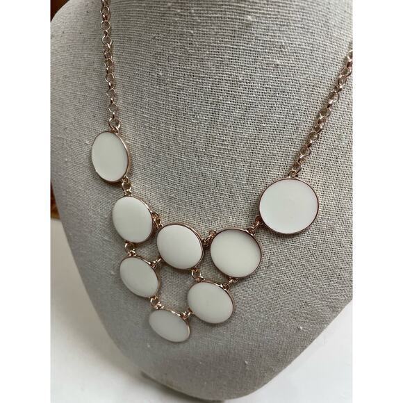 NWT Bay Studio‎ Gold Tone Metal & White Dot Enamel Choker Style Necklace - Picture 2 of 6